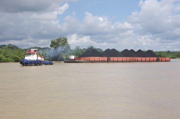 Coal mining is one of the drivers of deforestation in East-Kalimantan. flyingfabi, Flickr