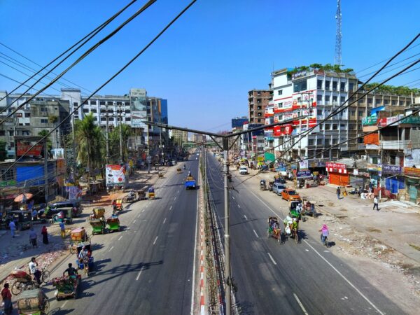 Dhaka Aricha Highway, Savar, Bangladesh. Sazzad Bin Jafor on Unsplash