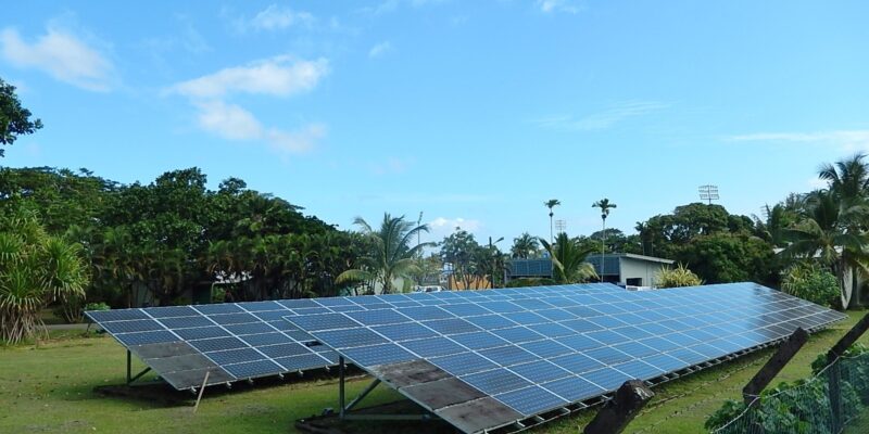 Solar panels, Fiji — Michael Coghlan, Flickr, CC BY-SA 2.0 DEED