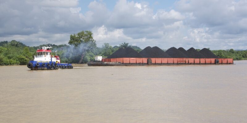 Coal mining is one of the drivers of deforestation in East-Kalimantan. flyingfabi, Flickr