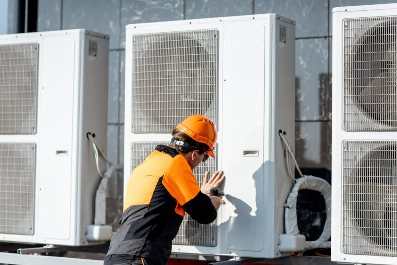 Installing heat pumps – a heating option that would reduce Europe’s reliance on Russian fossil fuels